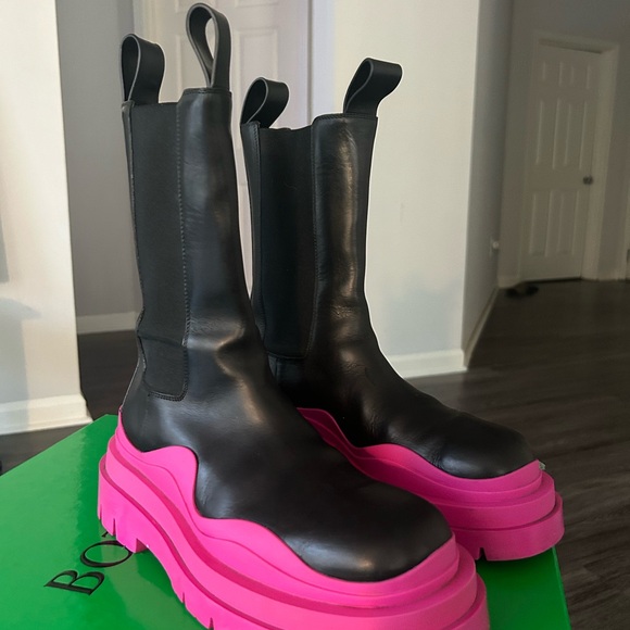 Bottega Venetia Black and pink tire boot military calf size 8 - Picture 6 of 9